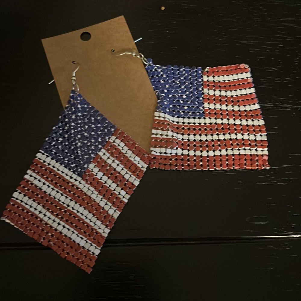 Mesh American Flag earrings-NWT - Picture 3 of 3